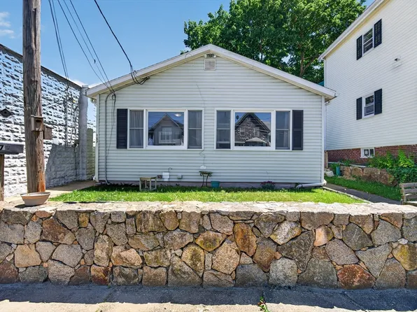157 Maplewood Ave, Gloucester, MA 01930