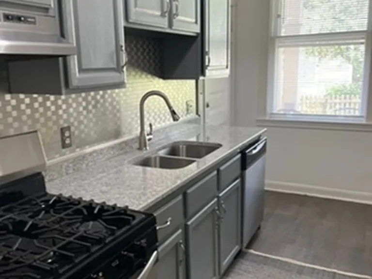 645 Grand Ave #1 — Photo 23