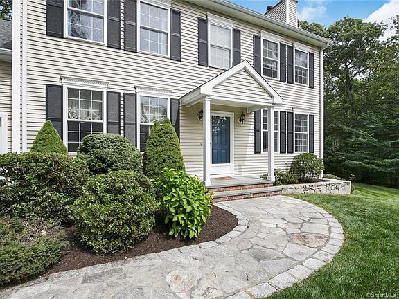 5th image of 24 Chauncey Dr