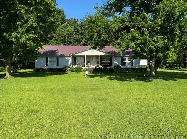996 Lemont Dr, Raeford, NC 28376