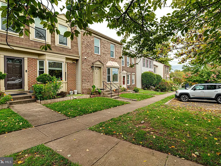 5708 Heritage Crossing Ct — Photo 3