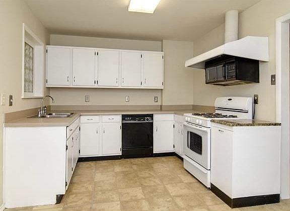 5th image of 2430 San Francisco Dr