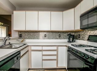8905 Stone Creek Pl APT 302, Pikesville, MD