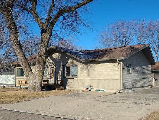 2nd image of 652 2nd Ave