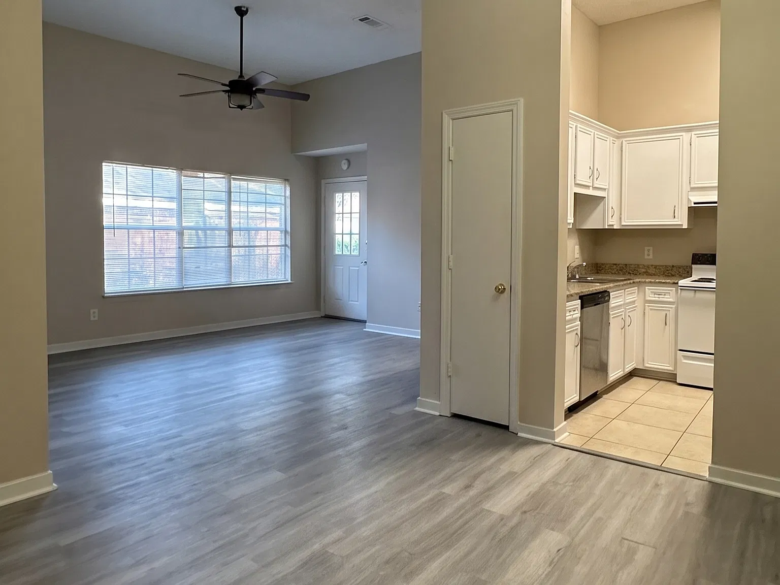 2 bed, 1019 sqft, $1,550 — Photo 4