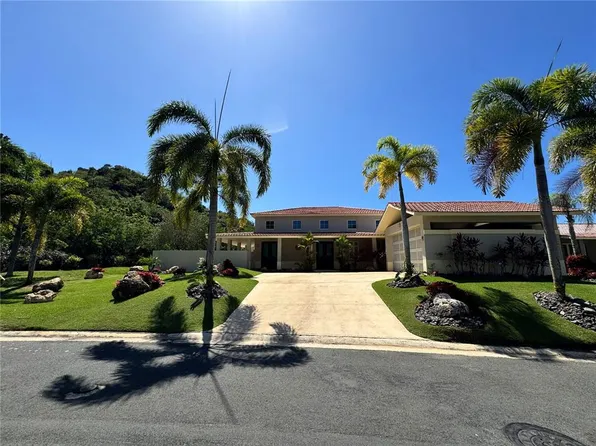 461 Camino De Guajataca St, Dorado, PR 00646