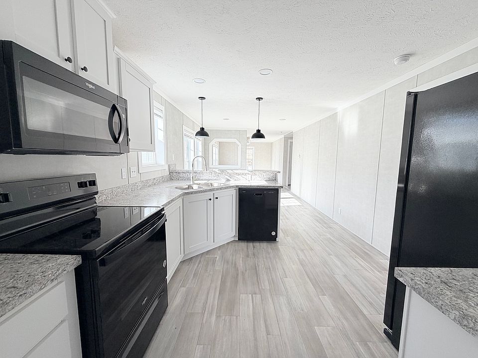 1st image of 4000 E 134th Street Vlg #1009