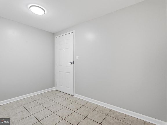 5th image of 2726 Gallows Rd APT 1108