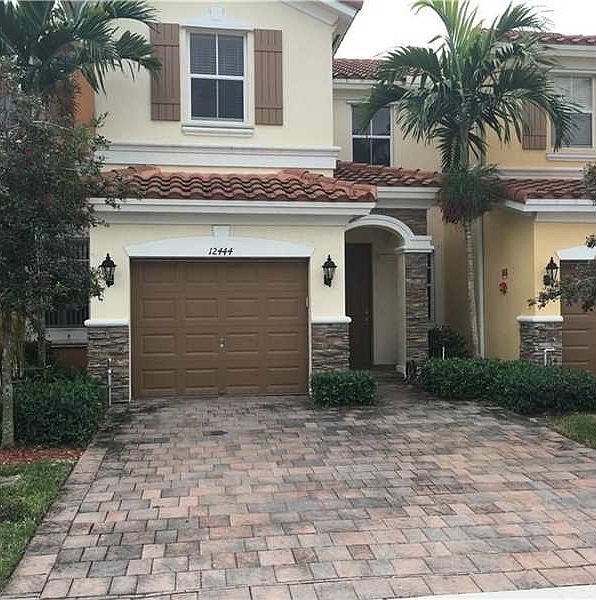 1st image of 4931 N Harbor Isles Dr
