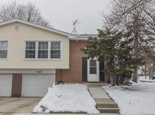 7213 Edgebrook Ln, Hanover Park, IL 60133