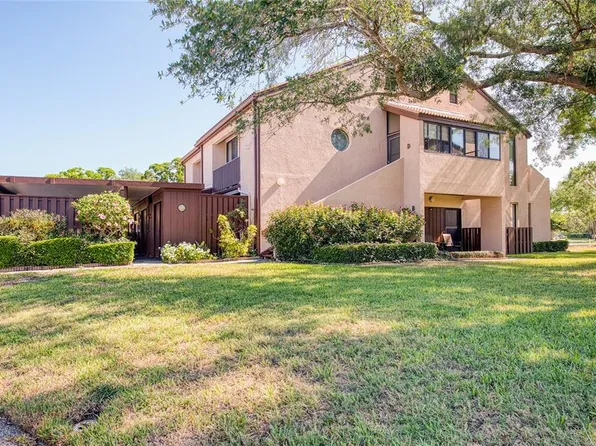 6305 Pelican Creek Xing APT D, Saint Petersburg, FL 33707