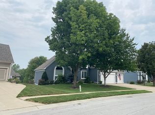 616 SW Walden Ln, Lees Summit, MO 64081