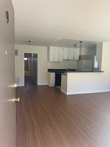 4841 Whitsett Ave #9 Photo 1 4841 Whitsett Ave #9 Photo 1