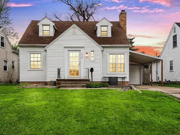 1716 C Ave NW, Cedar Rapids, IA 52405