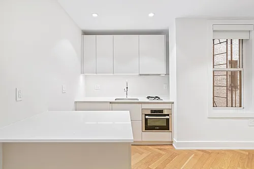 225 W 23rd St #2202U Photo 1