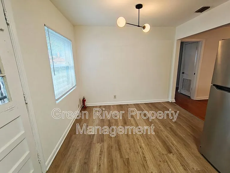 1654 Talbot Ave — Photo 8