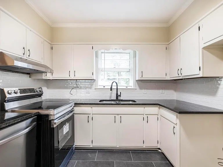 100 Michael St — Photo 14