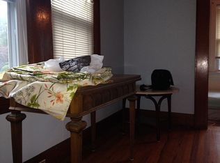 4 S Oakwood Ter, New Paltz, NY 12561