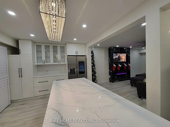 4th image of 7 Merrydrew Ct