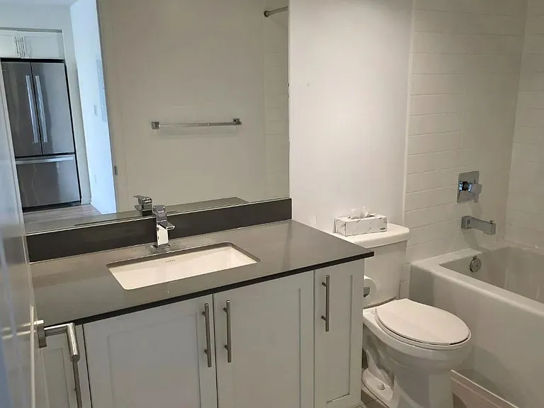 400 Adelaide St E #2202 — Photo 10