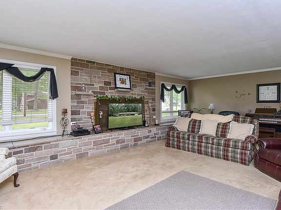 5th image of 7410 W Parkside Dr
