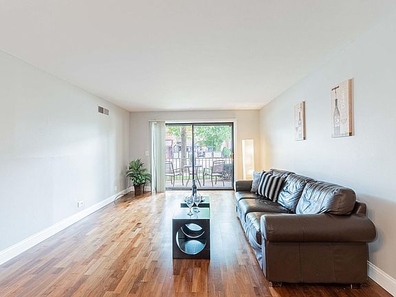 5th image of 6330 Lincoln Ave Unit 1F