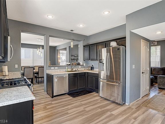 3rd image of 6861 Sweet Pecan St