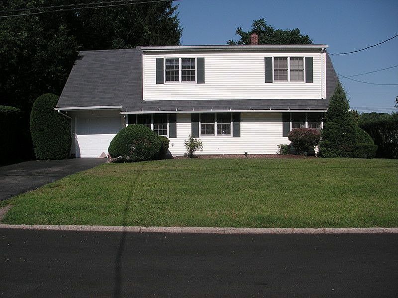 1st image of 23 Jennifer Ln