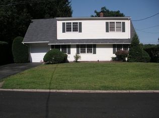 23 Jennifer Ln, Hartsdale, NY 10530