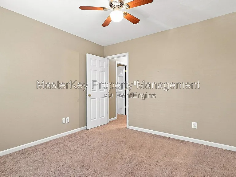 217 Riverwalk Cir — Photo 16