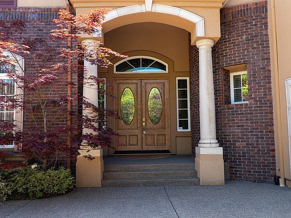 2nd image of 11 Aviara Court