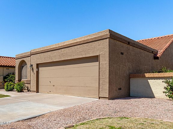 3rd image of 2140 E FAIRVIEW Avenue