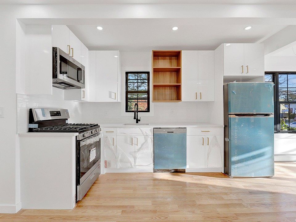1st image of 218-33 132nd Avenue