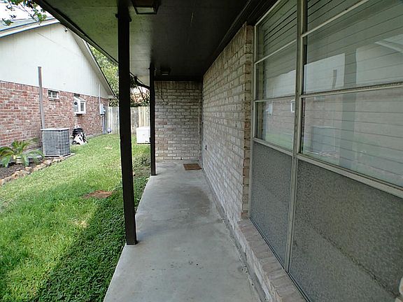 4th image of 22806 Provincial Blvd