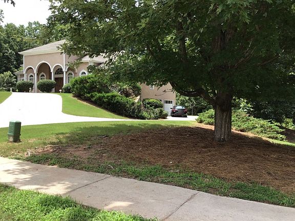 2nd image of 137 Windsong Dr
