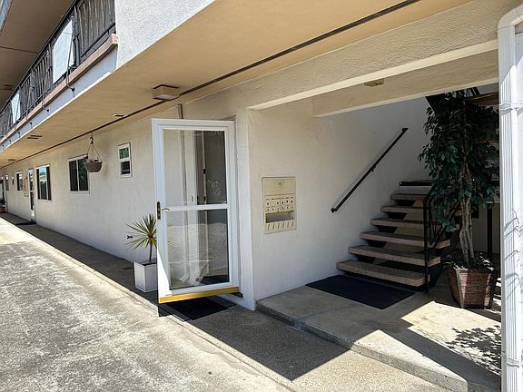 3rd image of 338 Elm St APT 1