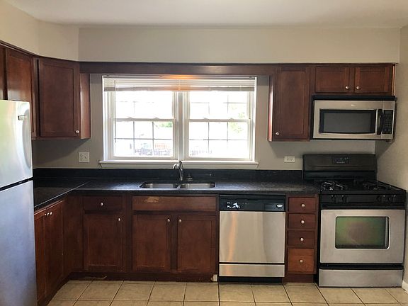 3rd image of 9203 Monroe Ave #20