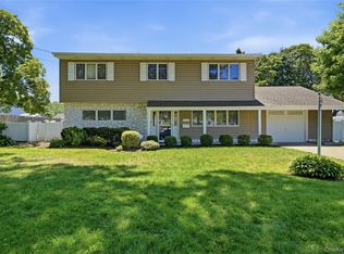 634 Morrison Street, Babylon, NY 11702