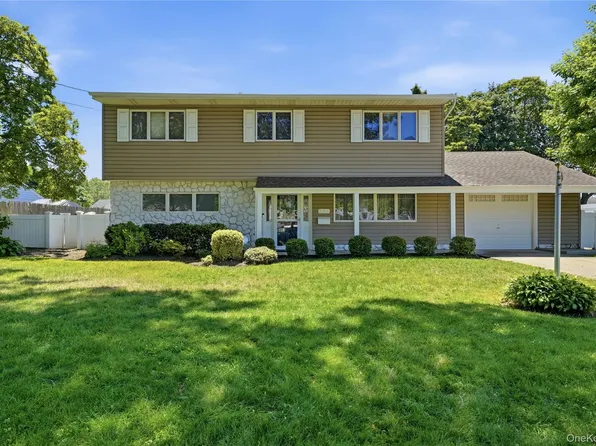 634 Morrison Street, Babylon, NY 11702