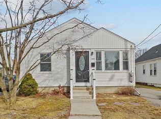 105 Westcott Ave, Cranston, RI 02910