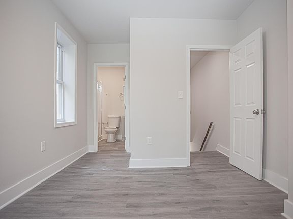 2nd image of 2522 N Chadwick St #12