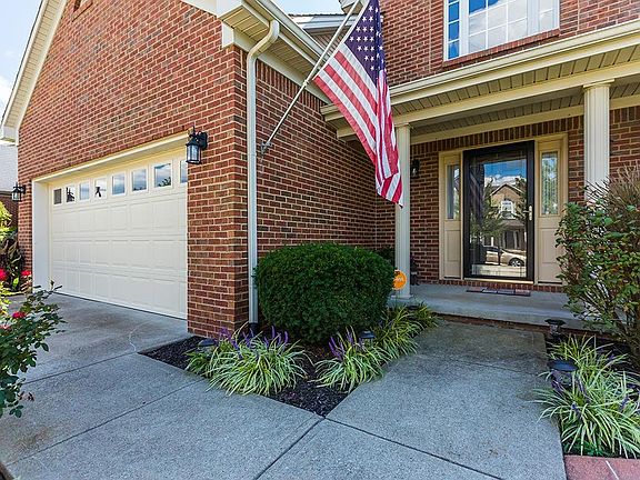 3rd image of 2832 Belle Haven Pl