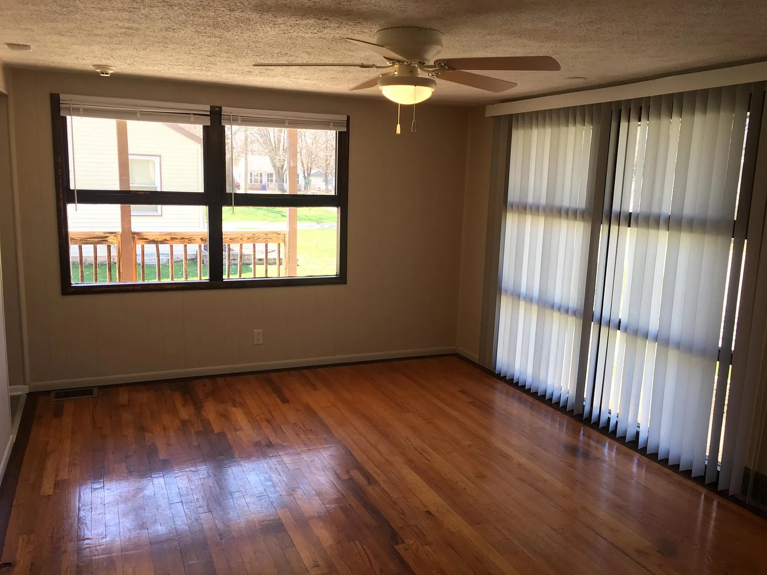 2 bed, 690 sqft, $1,200 — Photo 3