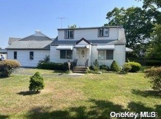 464 Arnold Ave, West Babylon, NY 11704