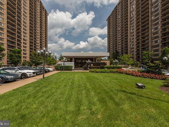 2nd image of 3705 S George Mason Dr APT 401S