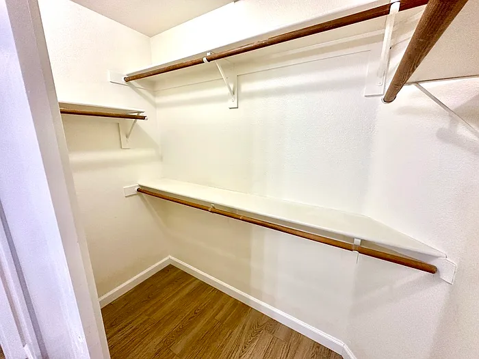 146 W Ivyglen St — Photo 22