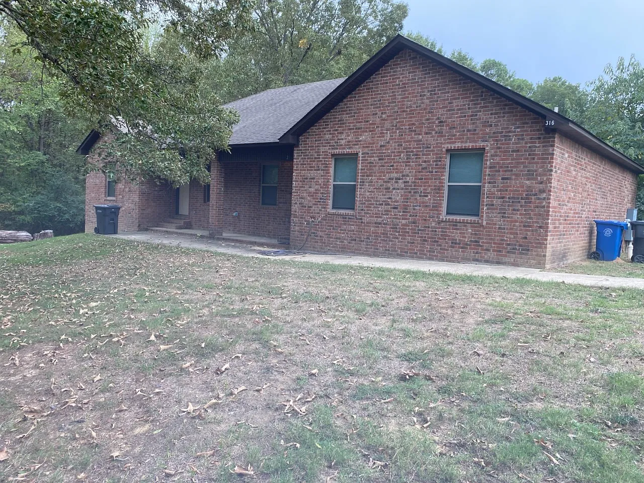 3 bed, $950 — Photo 2