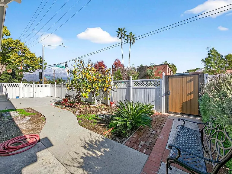 1884 Bonita Ave — Photo 7