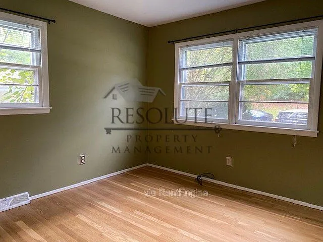 4812 Radcliff Rd — Photo 8