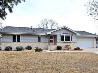 4052 Cavell Ave N, New Hope, MN 55427